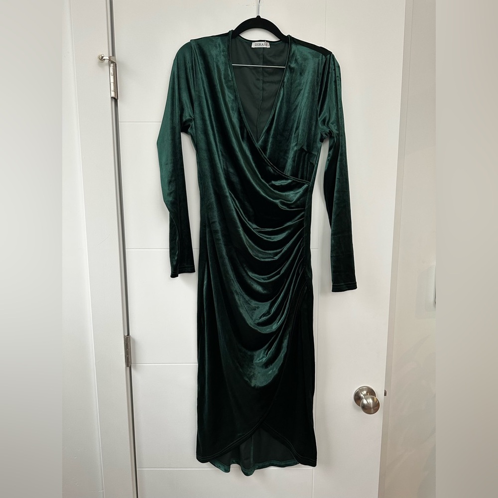 Emerald Velvet Drape Long-Sleeve Midi Dress